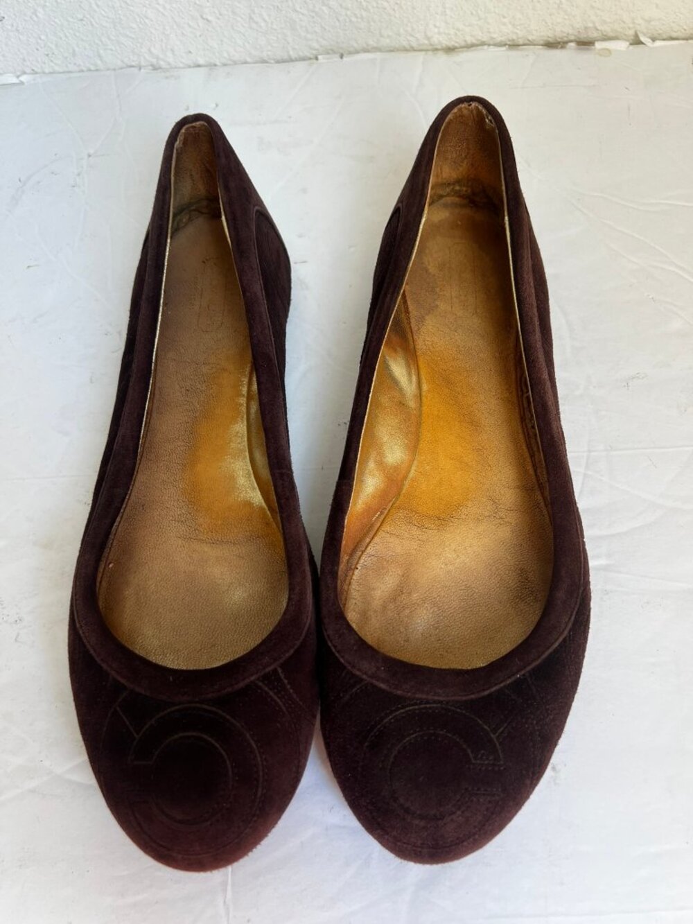 VINTAGE COACH EMBOSSED "C" LOGO MONOGRAM SUEDE BALLET FLATS SIZE 9.5 US